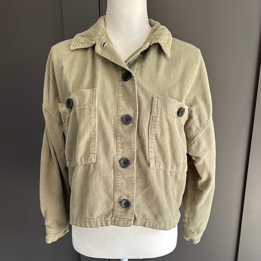 Zara Green Utility Jacket with Collared Neckline
